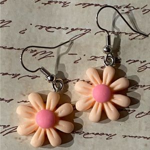 NWT Peach Flower Clay Dangle Earrings